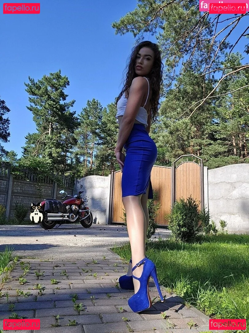 Eva Pantyhose Onlyfans Photo Gallery 