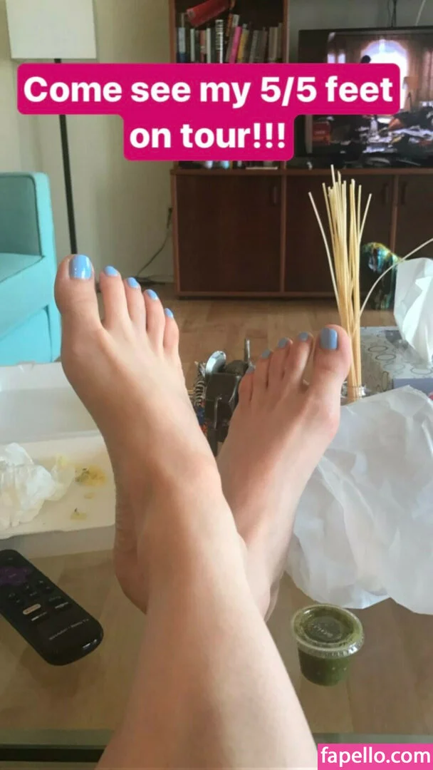 Allison Raskin Onlyfans Photo Gallery 