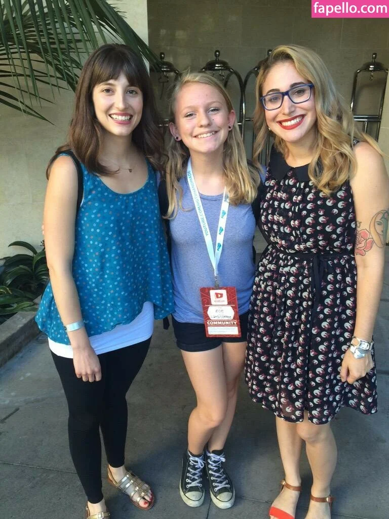 Allison Raskin Onlyfans Photo Gallery 