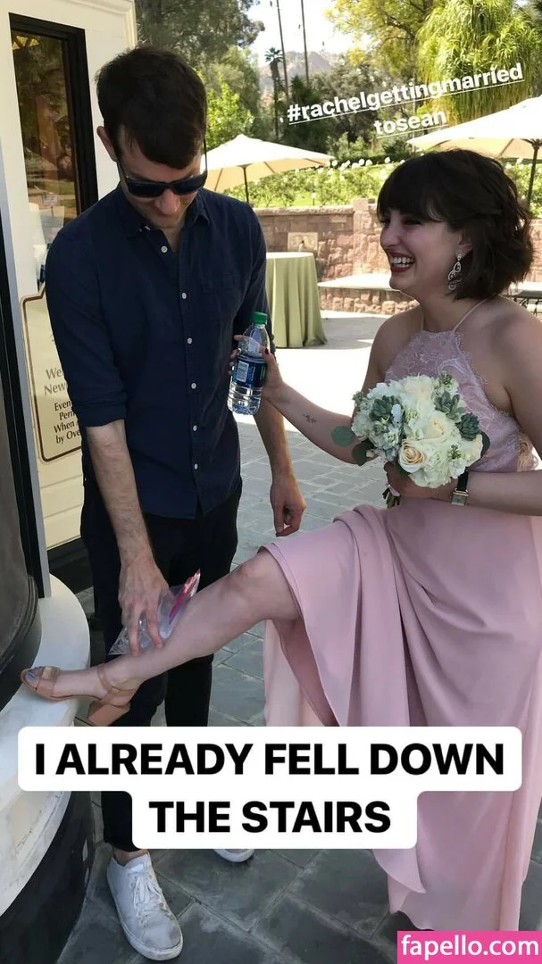 Allison Raskin Onlyfans Photo Gallery 