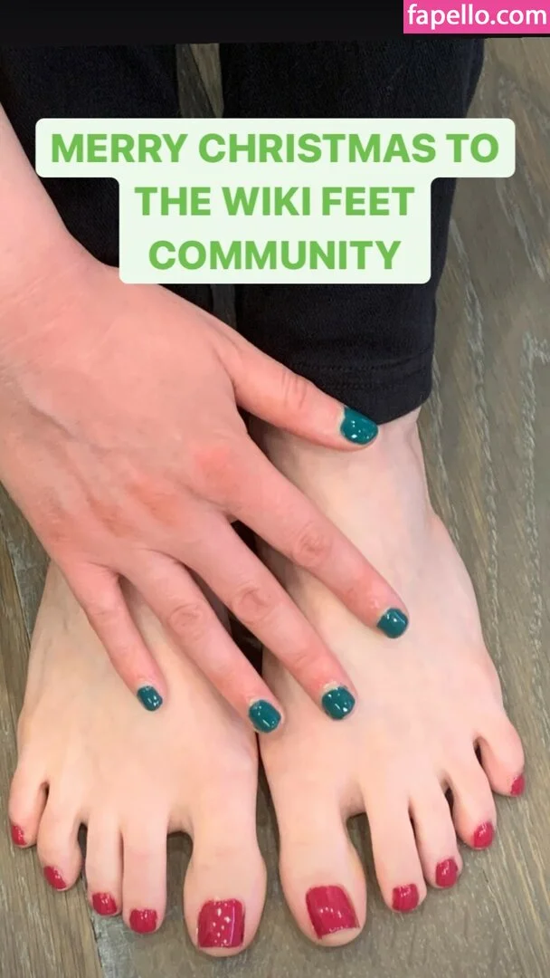 Allison Raskin Onlyfans Photo Gallery 