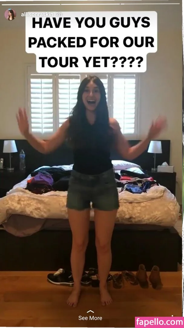 Allison Raskin Onlyfans Photo Gallery 