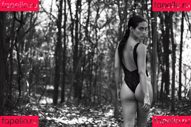 Cleo Pires Onlyfans Photo Gallery 