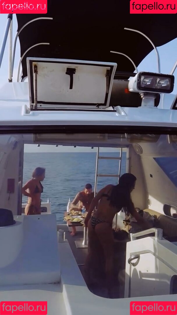 Cleo Pires Onlyfans Photo Gallery 