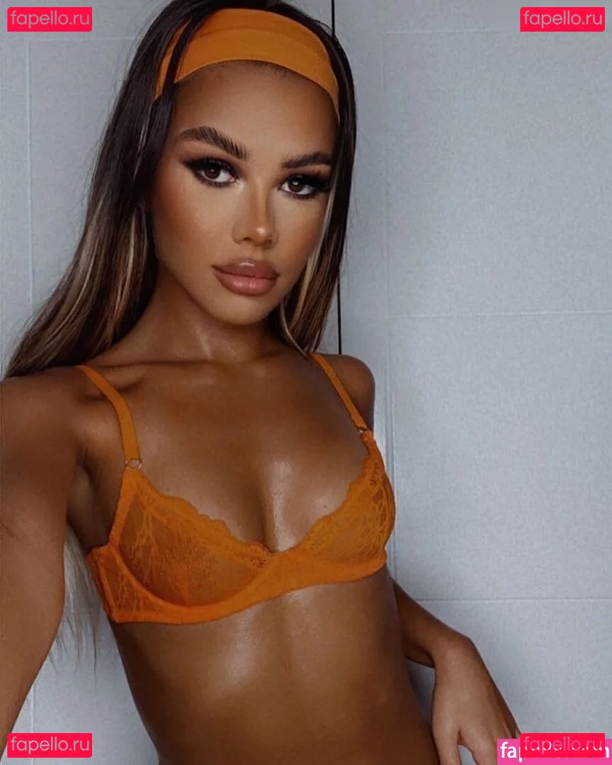 Melanie Collett Onlyfans Photo Gallery 