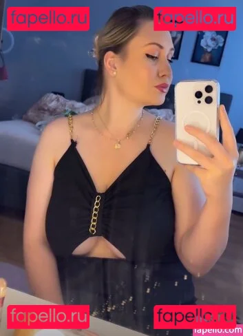 Celina Grimm Onlyfans Photo Gallery 