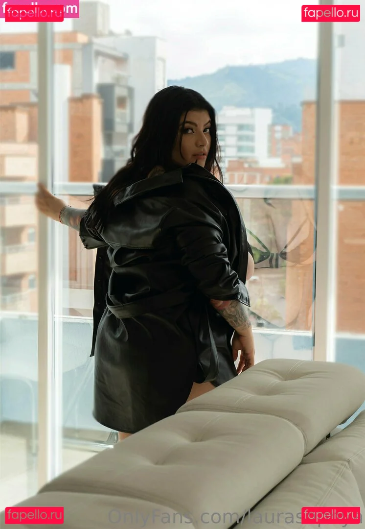 laurasophya Onlyfans Photo Gallery 