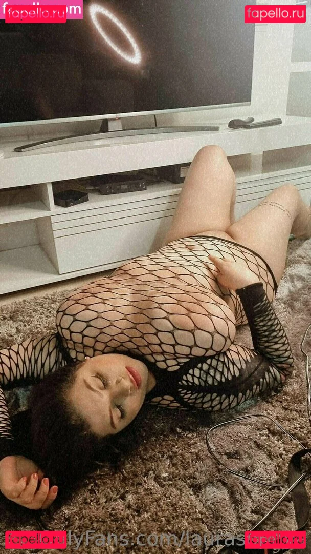 laurasophya Onlyfans Photo Gallery 