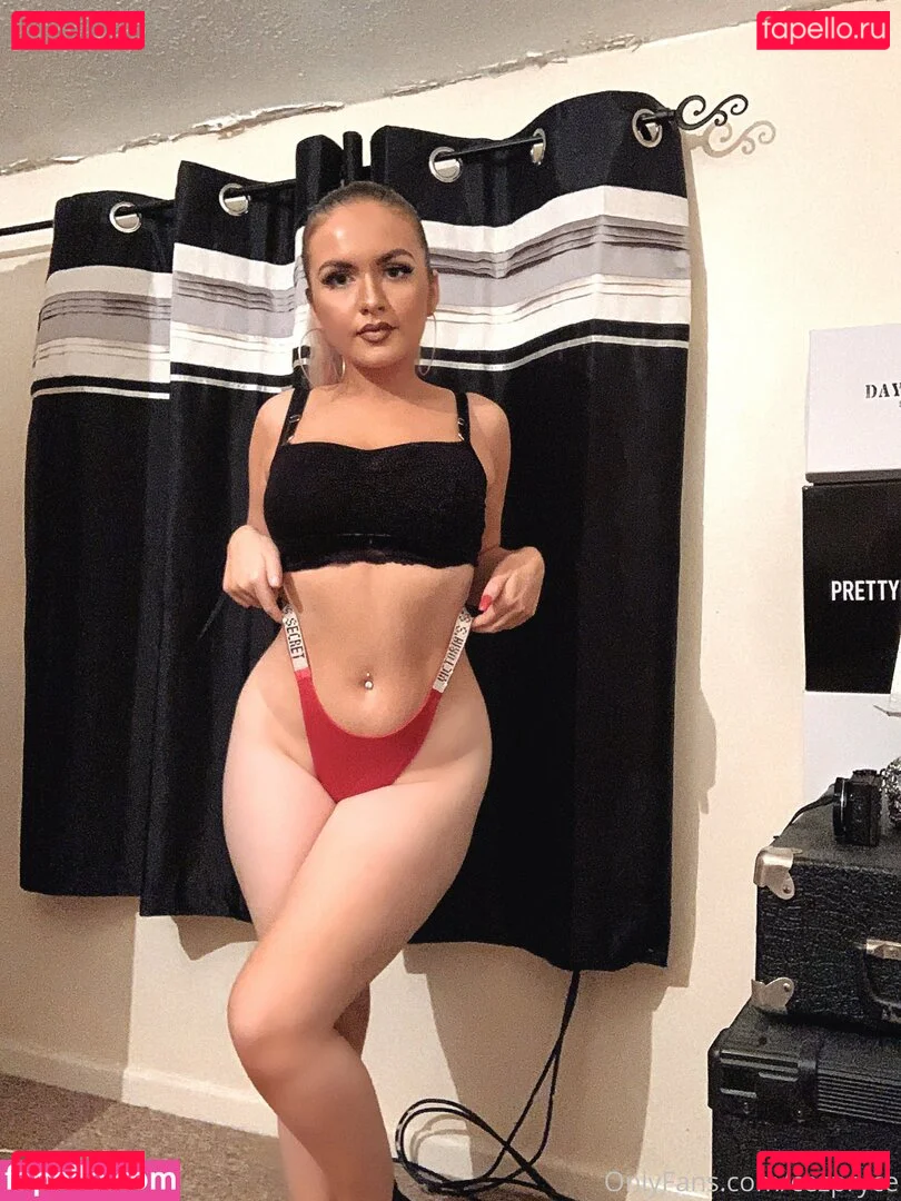 cezel Onlyfans Photo Gallery 