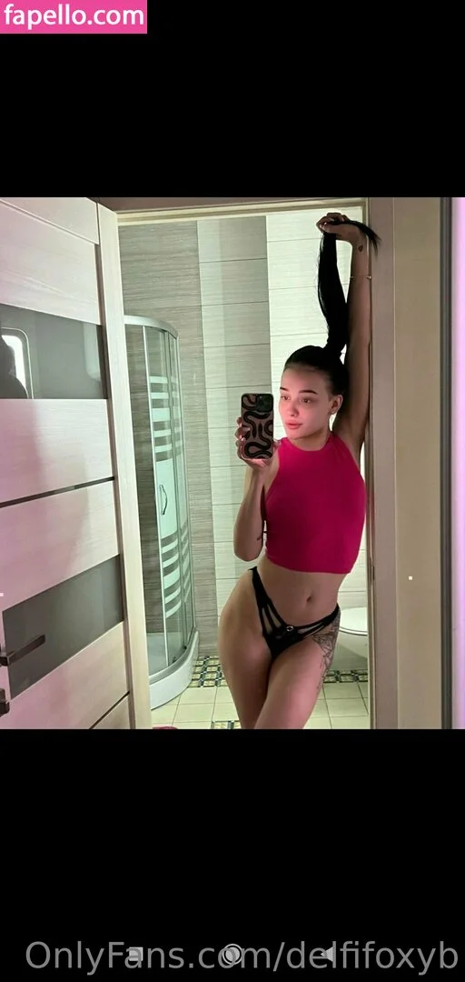 delfifoxyb Onlyfans Photo Gallery 