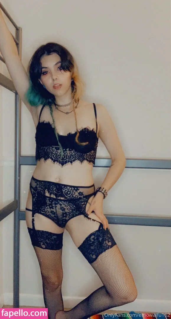 emowaifu162 Onlyfans Photo Gallery 