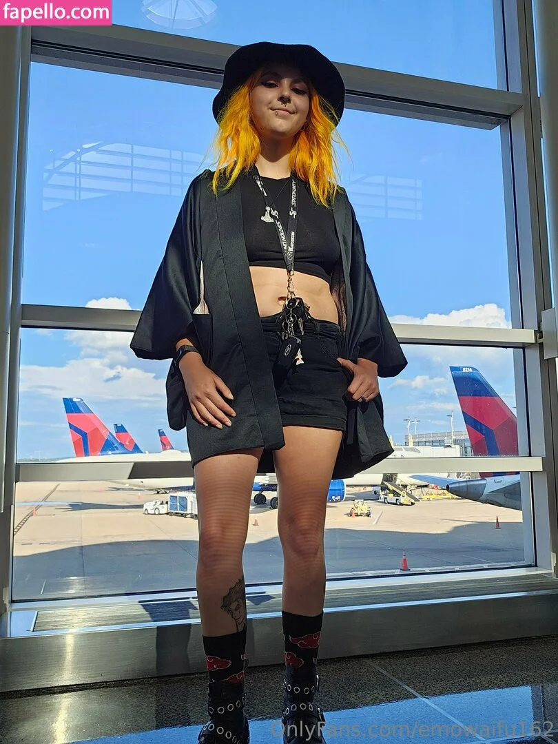 emowaifu162 Onlyfans Photo Gallery 