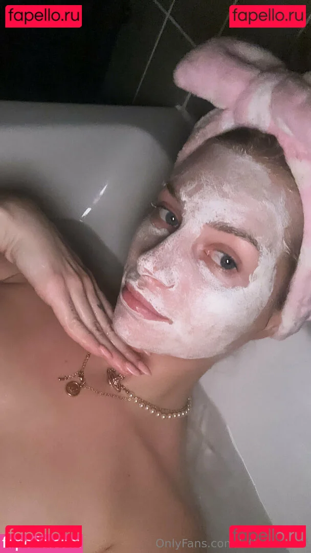 lottiemossof Onlyfans Photo Gallery 