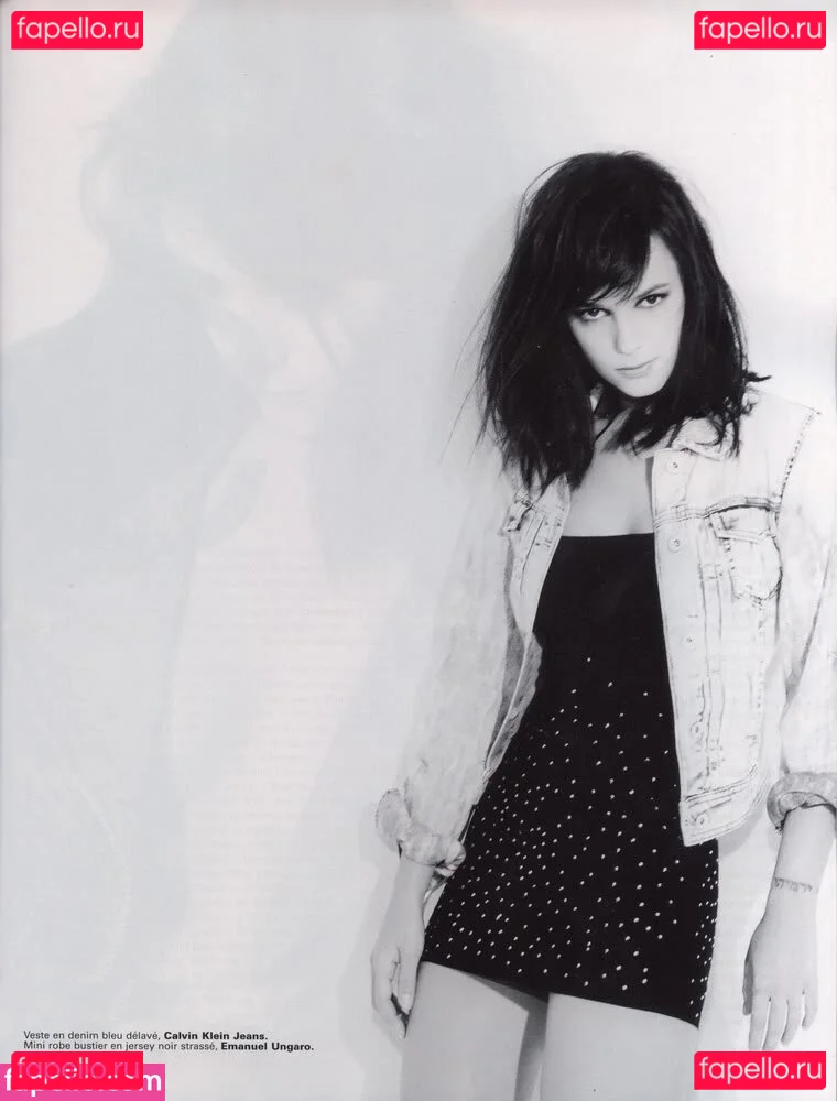 Alizée Lyonnet Onlyfans Photo Gallery 