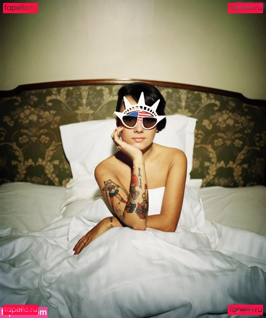 Alizée Lyonnet Onlyfans Photo Gallery 