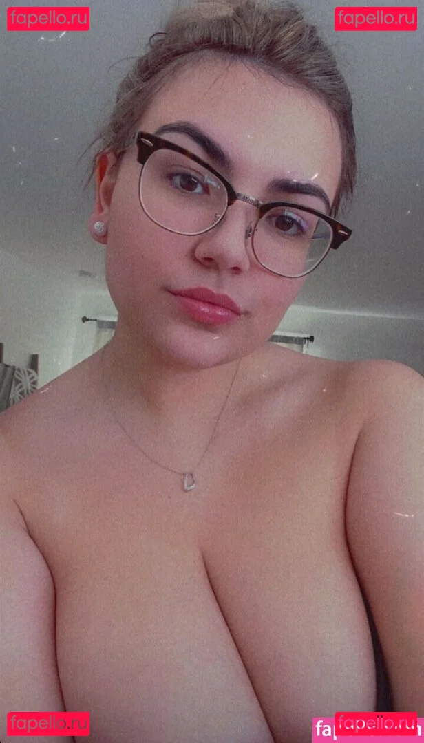 cait_linh Onlyfans Photo Gallery 