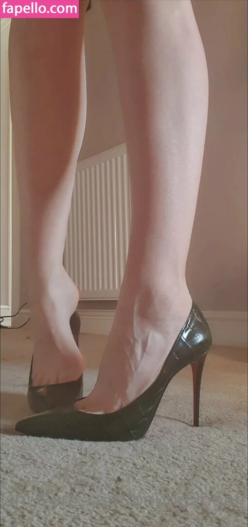 bound2onefree Onlyfans Photo Gallery 