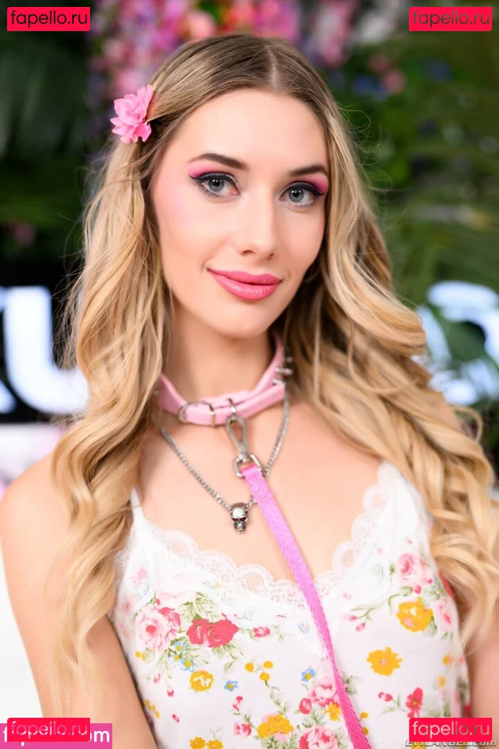 Emily Jade Onlyfans Photo Gallery 