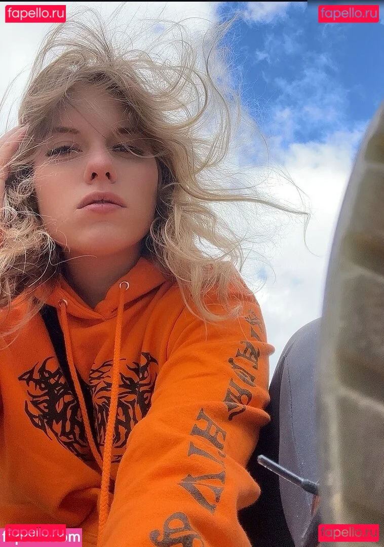 FormulaLena Onlyfans Photo Gallery 