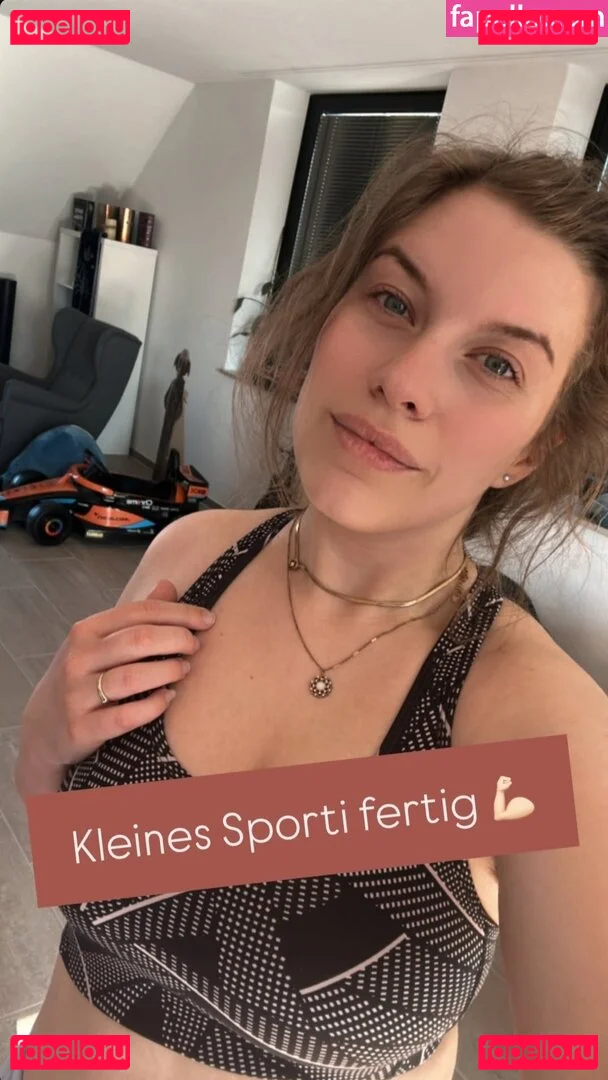 FormulaLena Onlyfans Photo Gallery 