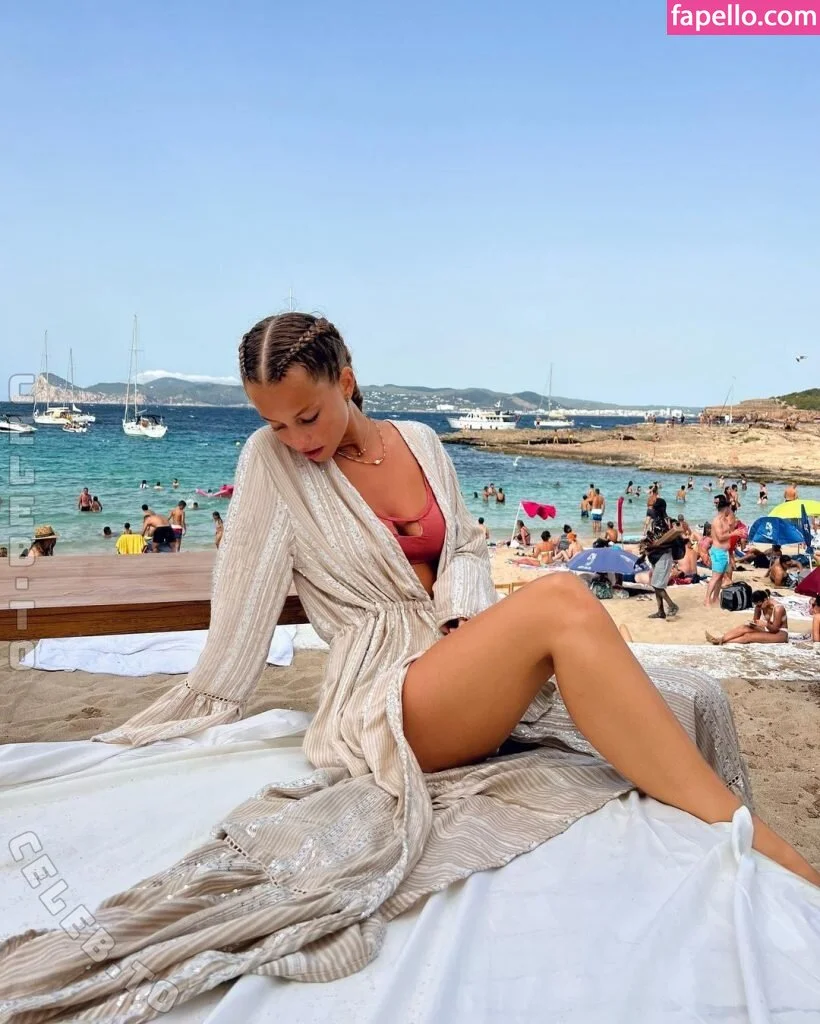 Magui Corceiro Onlyfans Photo Gallery 