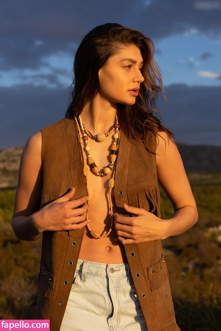 Sarah Posch Onlyfans Photo Gallery 