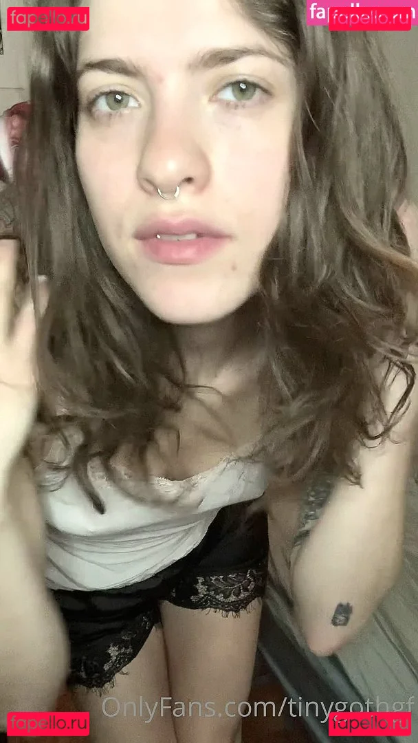 TInyGothGF Onlyfans Photo Gallery 