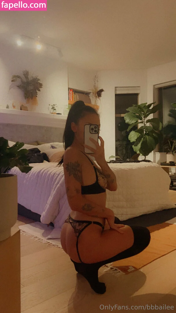 banhmibailee Onlyfans Photo Gallery 