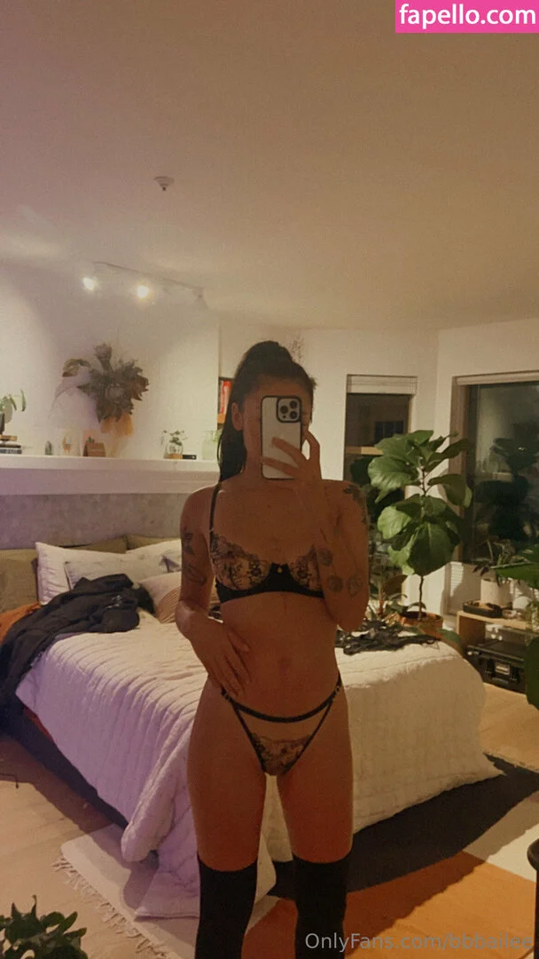 banhmibailee Onlyfans Photo Gallery 