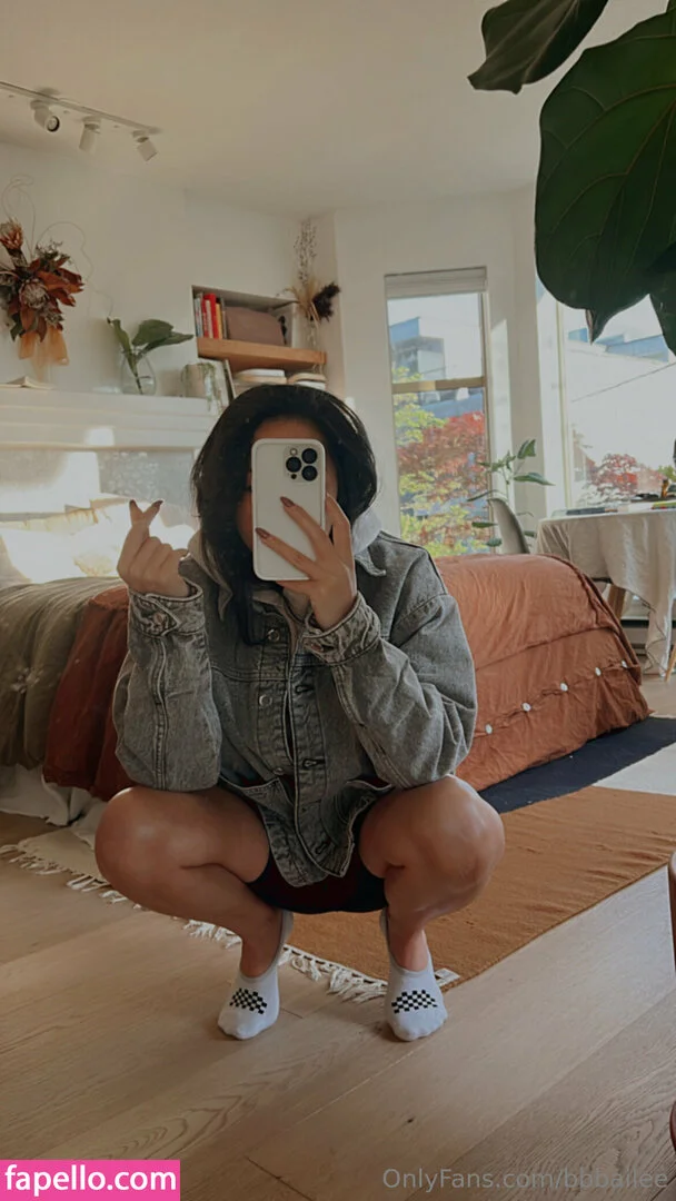 banhmibailee Onlyfans Photo Gallery 