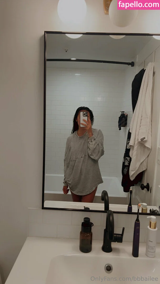 banhmibailee Onlyfans Photo Gallery 