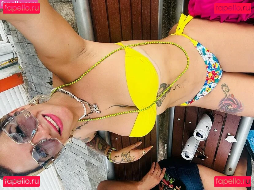 la_gr0sera Onlyfans Photo Gallery 