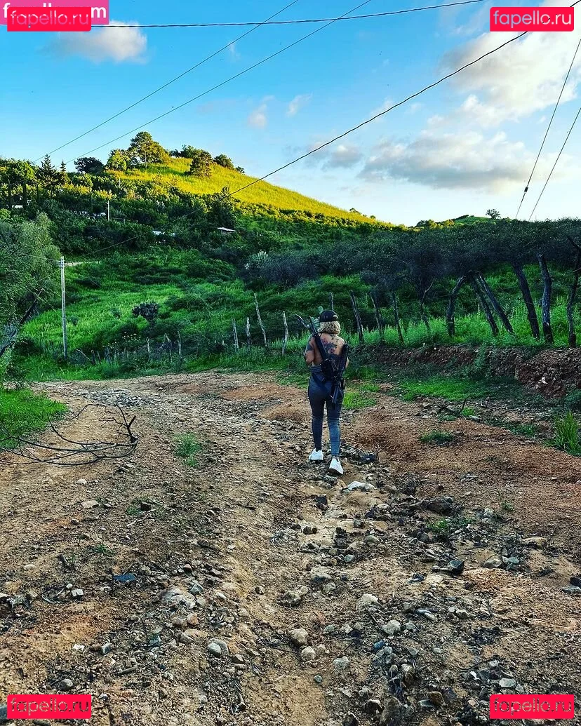 la_gr0sera Onlyfans Photo Gallery 