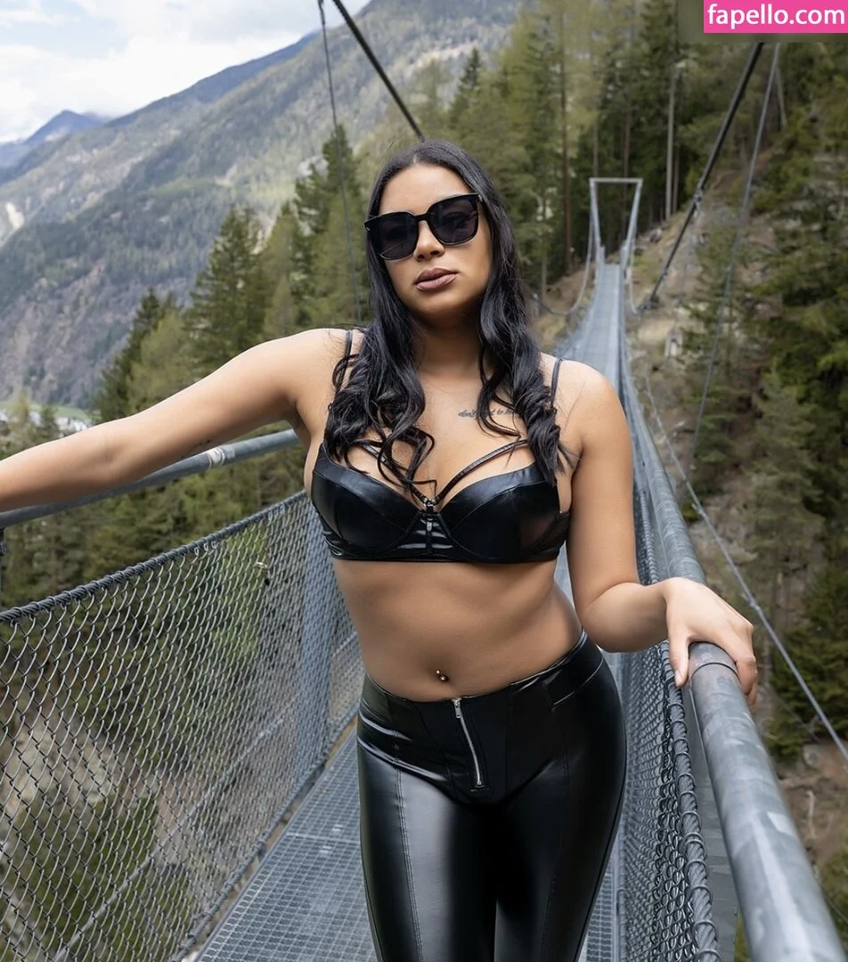 Zenaexclusive Onlyfans Photo Gallery 