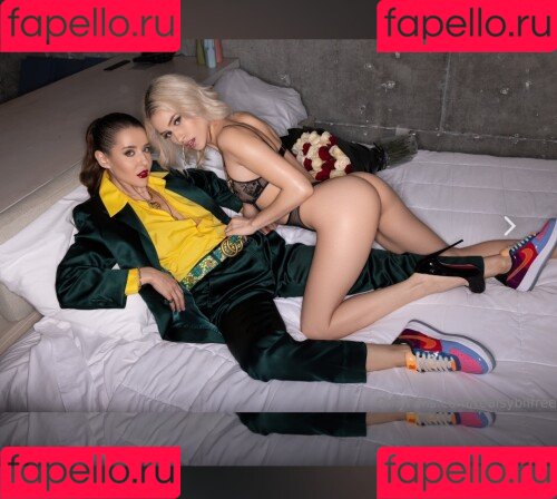 Julia Cole Onlyfans Photo Gallery 