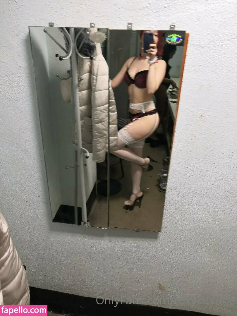 roxykitsune Onlyfans Photo Gallery 