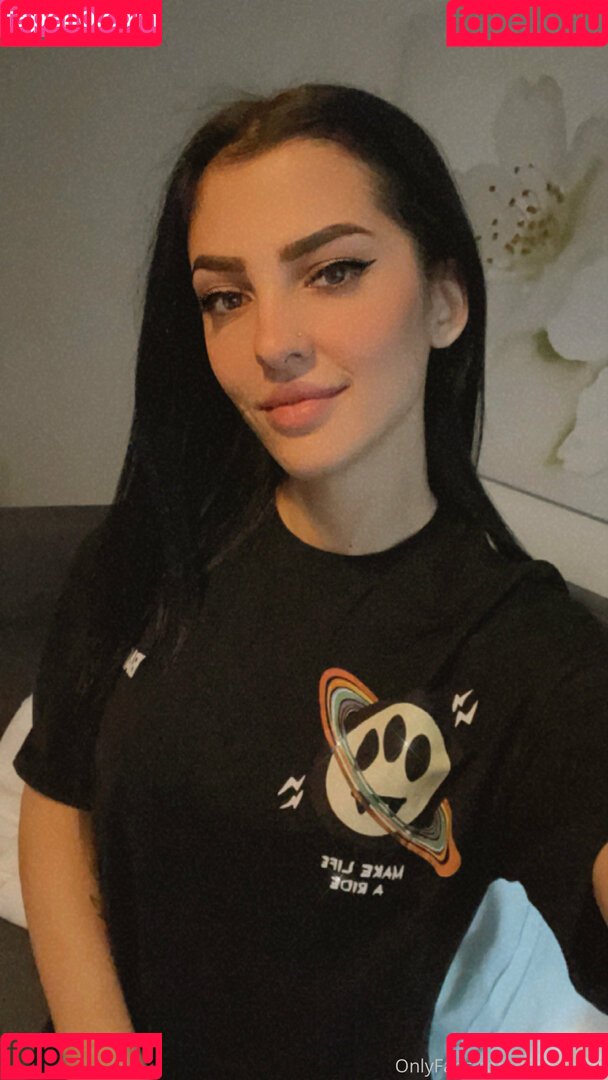 cristall69 Onlyfans Photo Gallery 