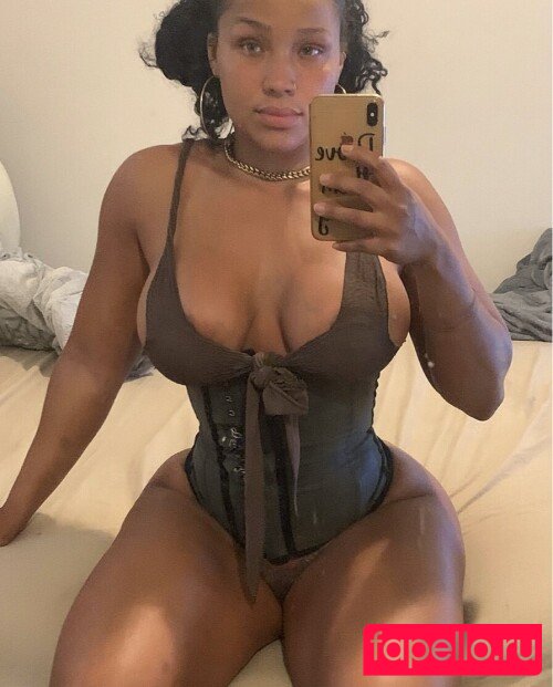 Ange B. Onlyfans Photo Gallery 