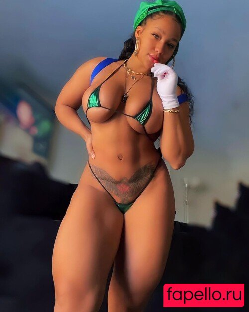 Ange B. Onlyfans Photo Gallery 