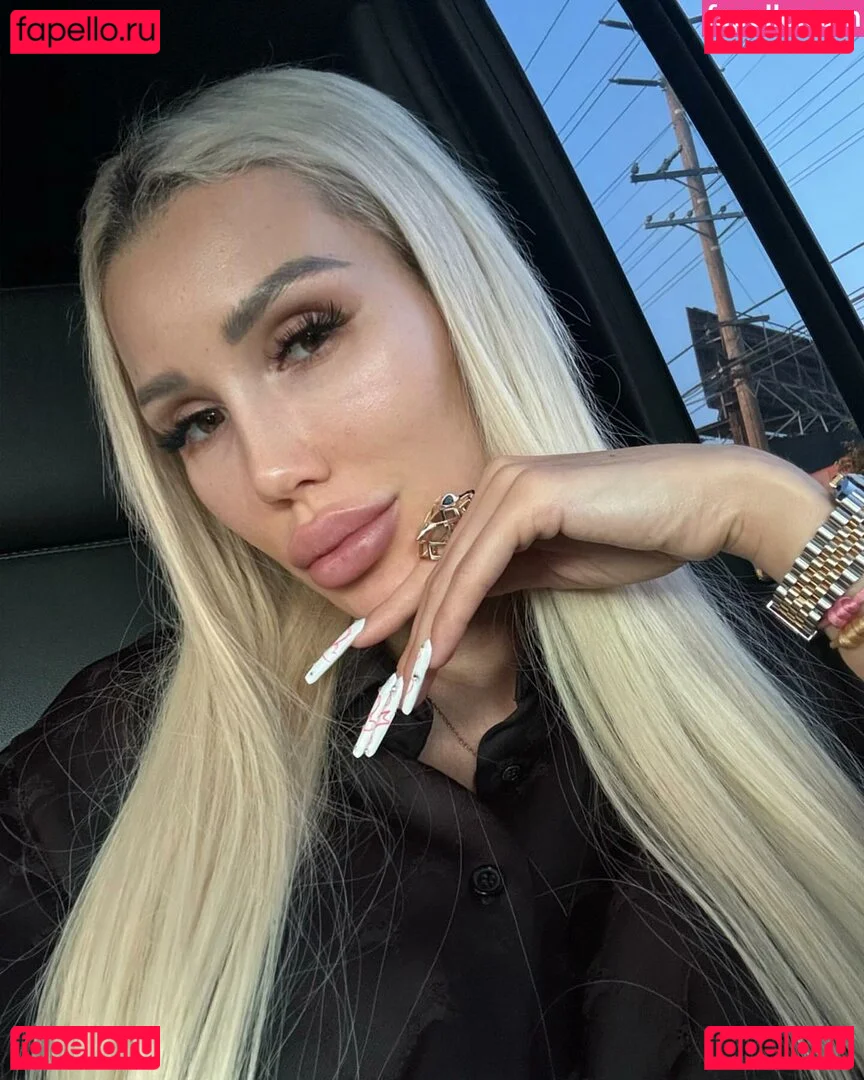 Patty Michova Onlyfans Photo Gallery 