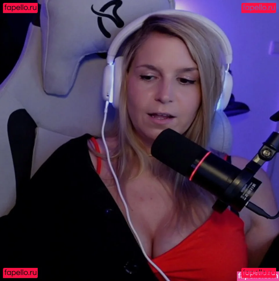 Mayo Dee Onlyfans Photo Gallery 