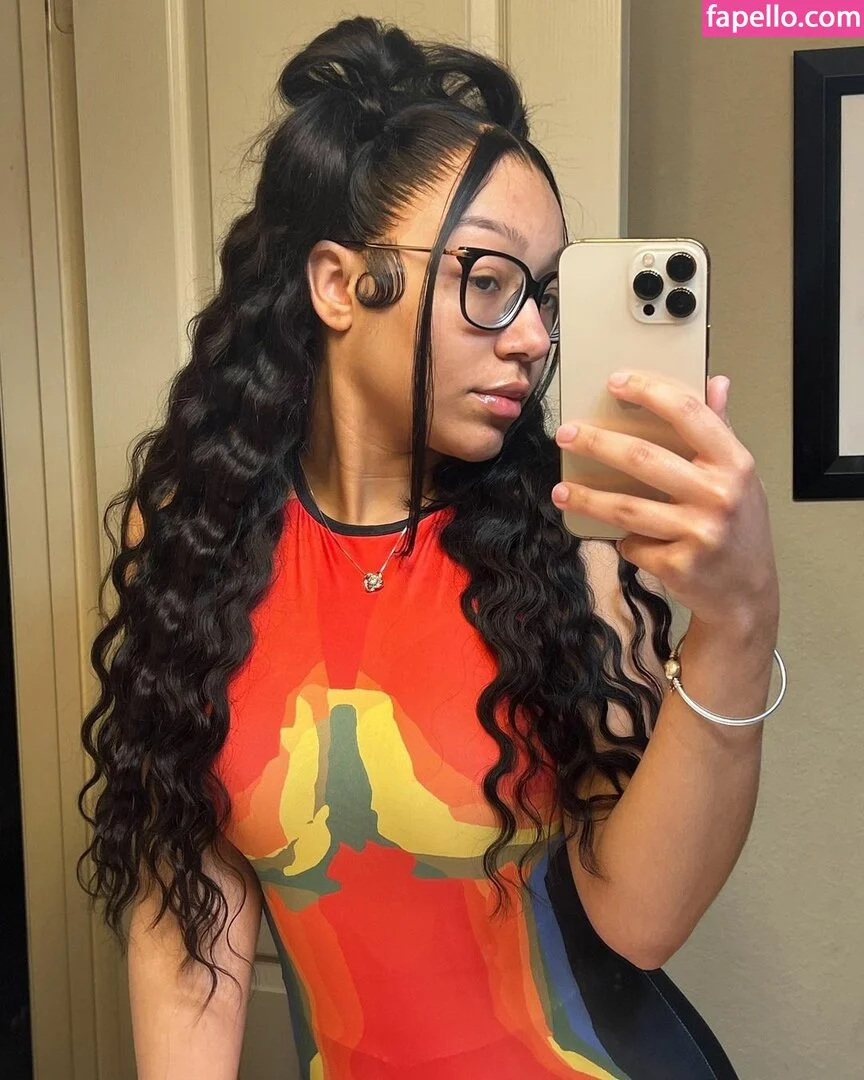 Caileneasely Onlyfans Photo Gallery 