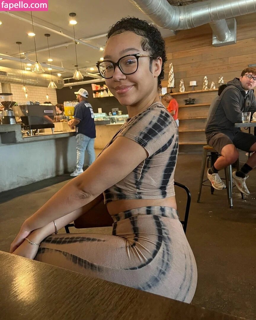 Caileneasely Onlyfans Photo Gallery 