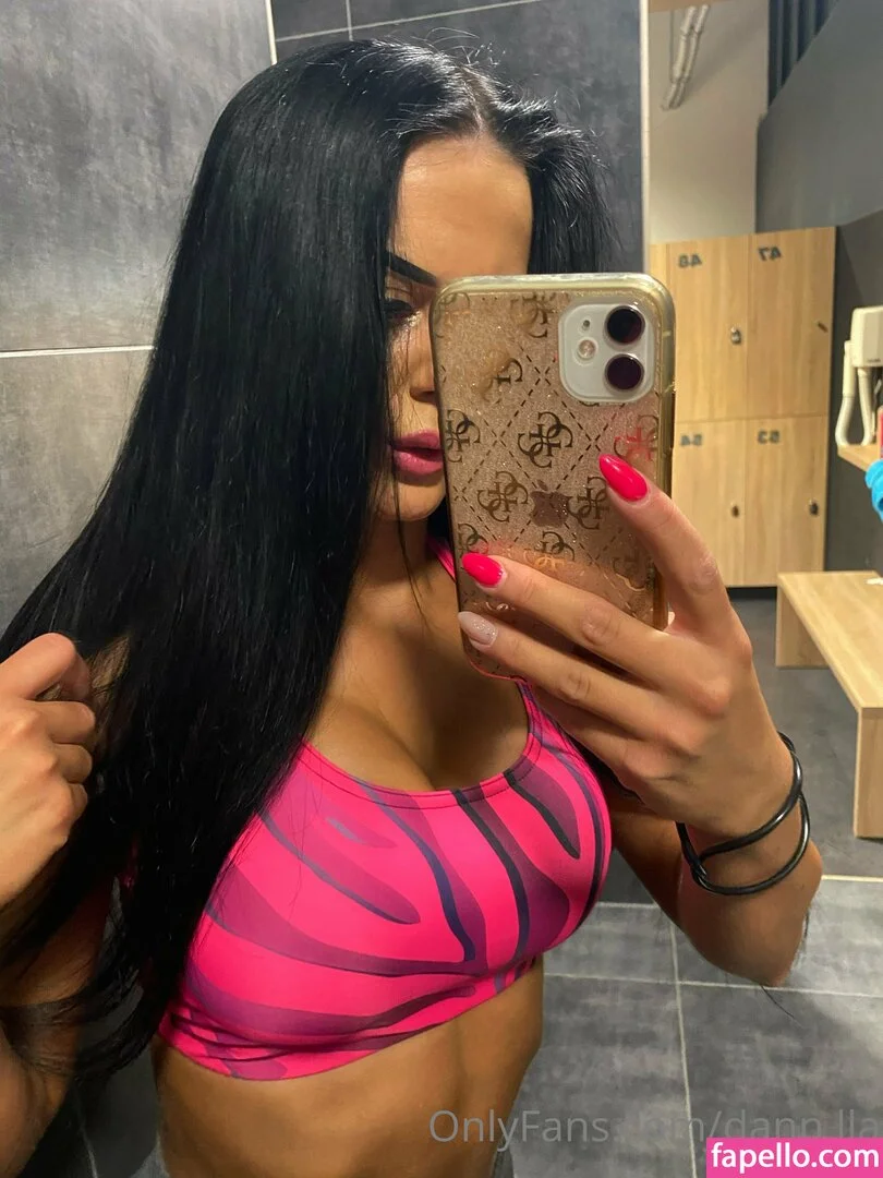 dann.lla Onlyfans Photo Gallery 