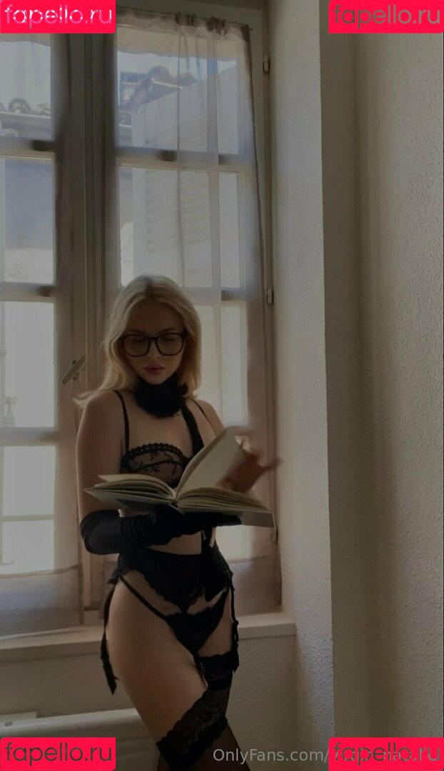 virgin_natalie Onlyfans Photo Gallery 