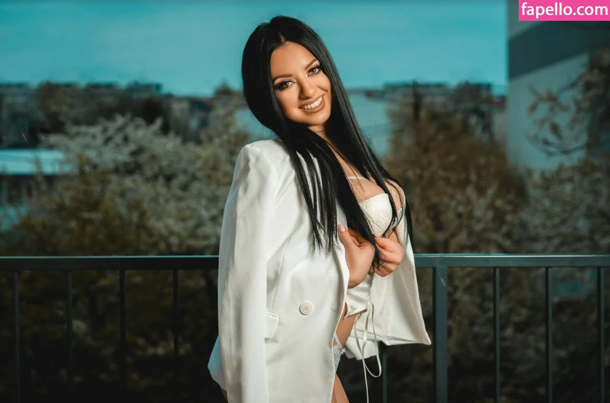 EdithOliviere Onlyfans Photo Gallery 