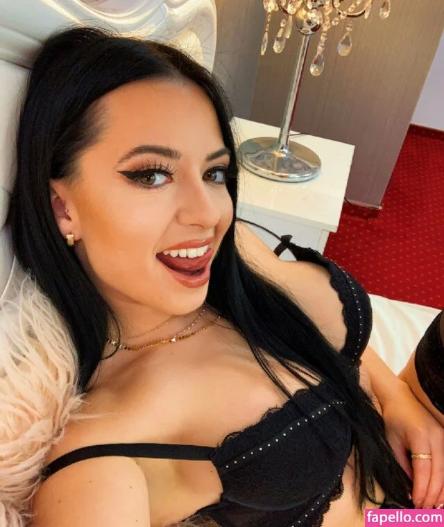 EdithOliviere Onlyfans Photo Gallery 