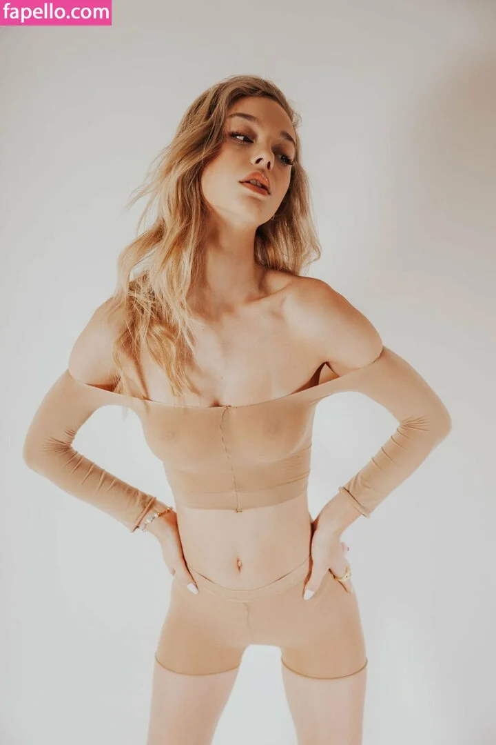 Julia Rilynn Greenhalgh Onlyfans Photo Gallery 