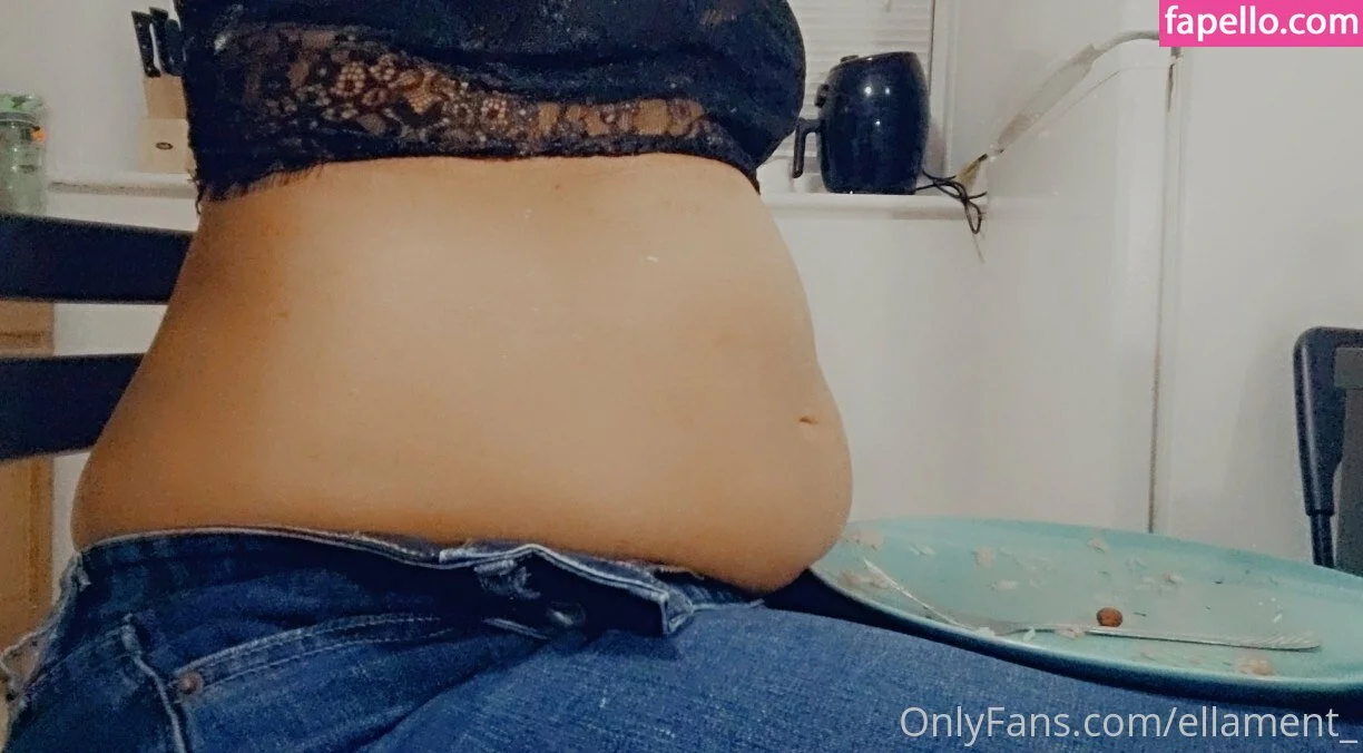 ellaeating Onlyfans Photo Gallery 