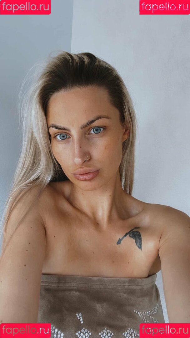 cbelxox Onlyfans Photo Gallery 